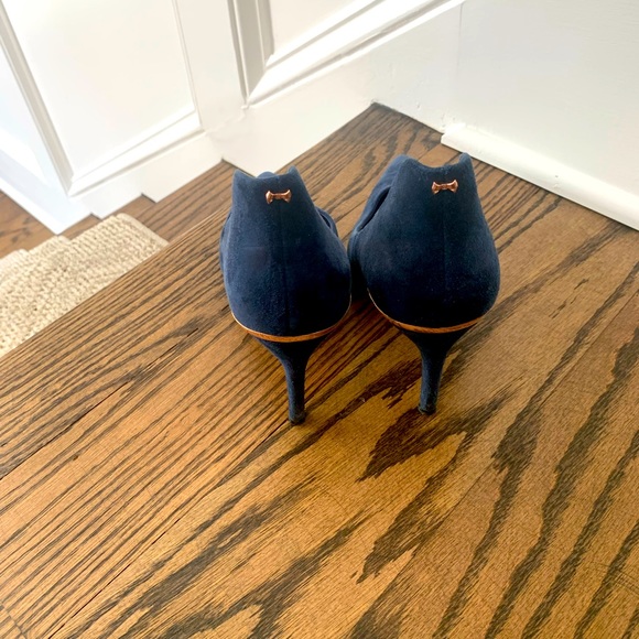 Ted Baker London - Savio Pointed Pump Heels - Picture 2 of 3